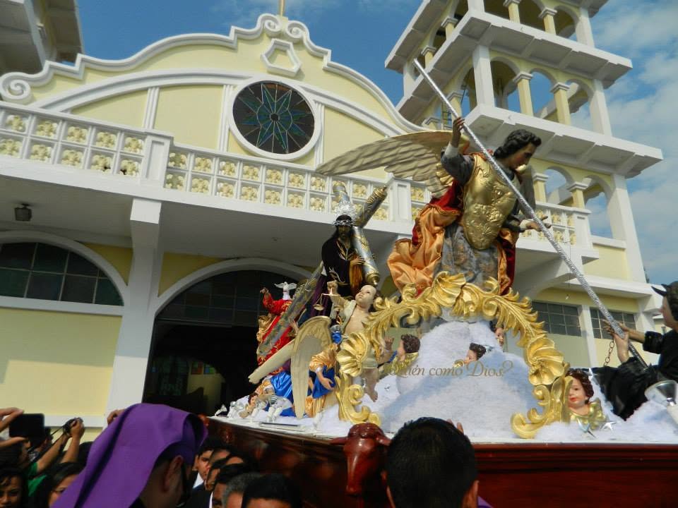 Cortejo procesional de Jesús Nazareno del Sacrificio